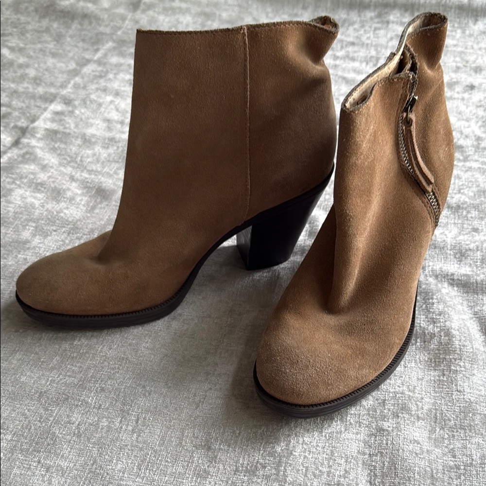 Enzo Angiolini Tan Ankle Booties with Suede Finish